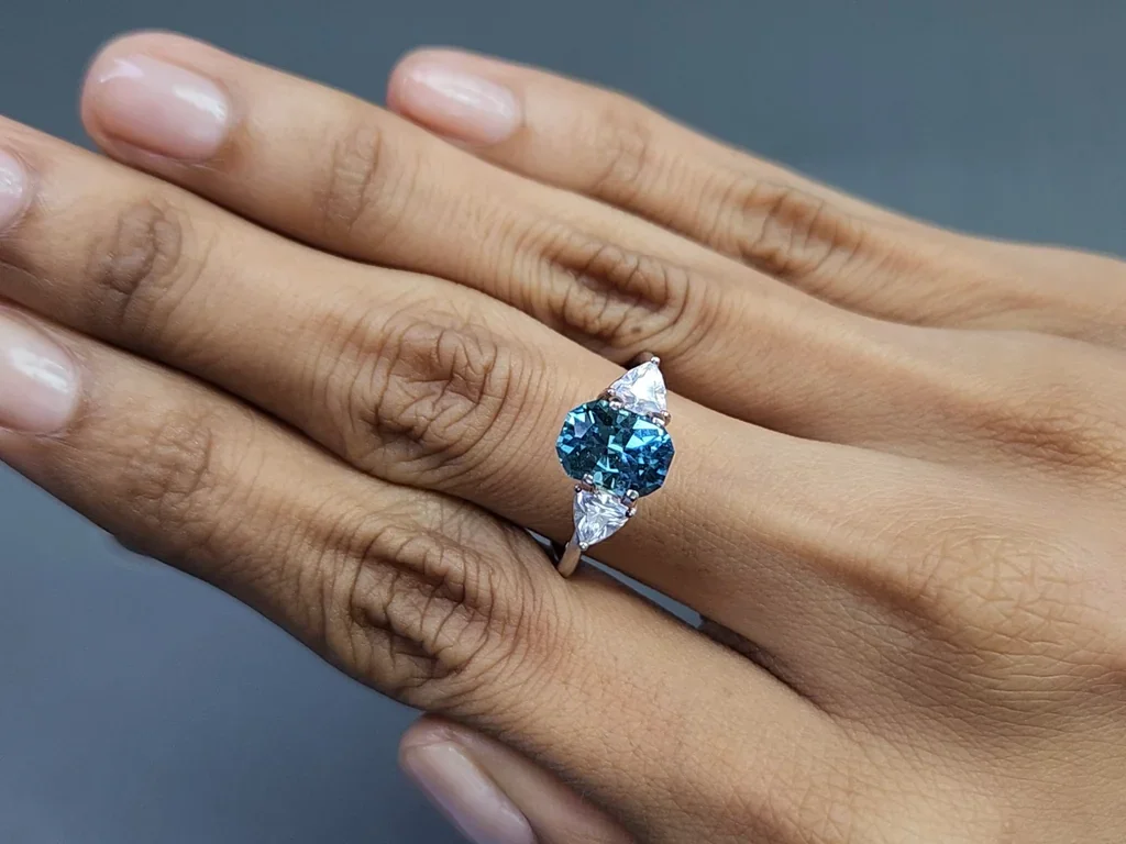 Tourmaline bleue taille radiant 2,20 carats, Namibie Image №5