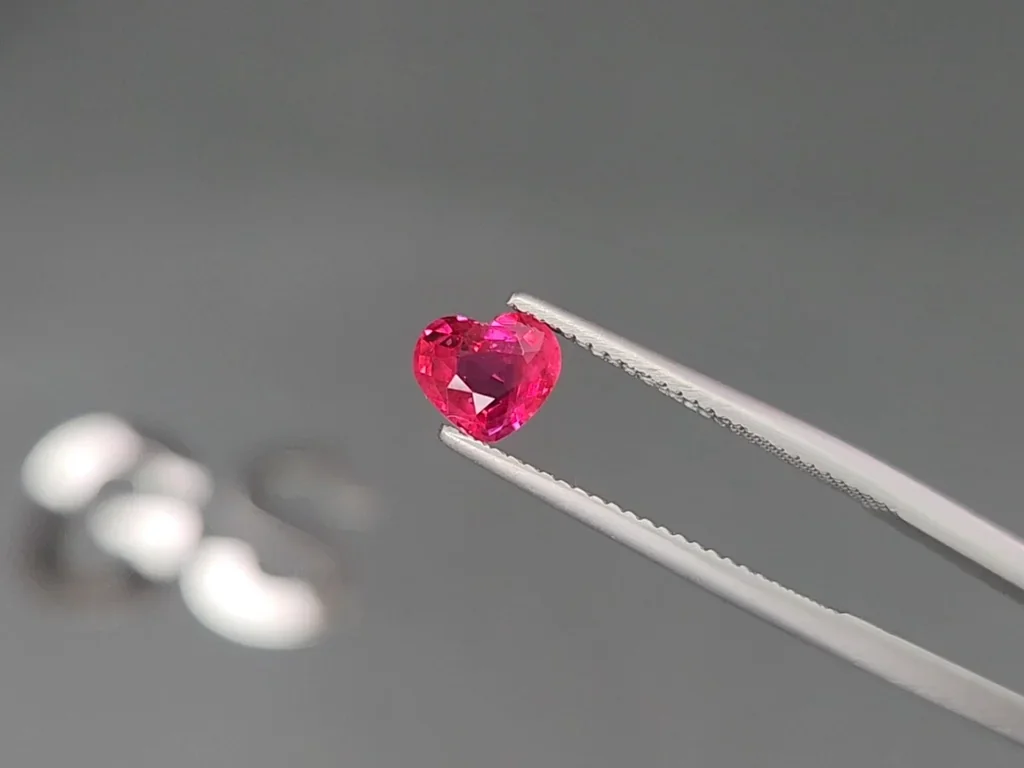 Unheated ruby heart cut 0.999ct, Mozambique Image №3