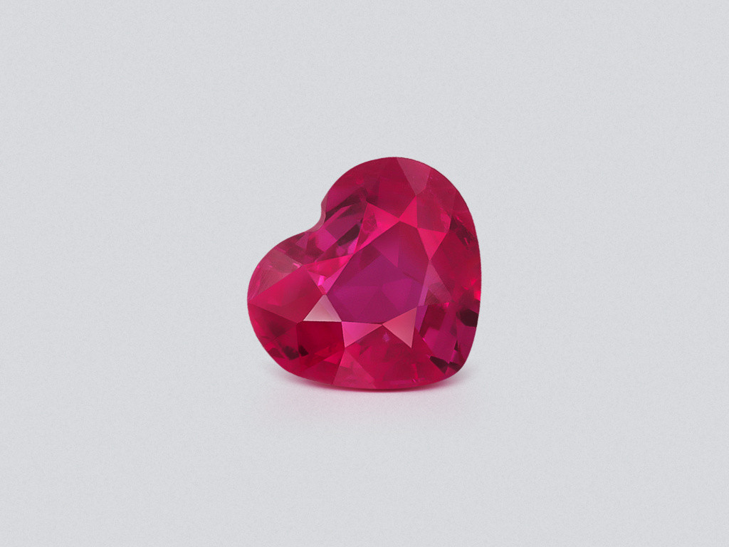 Unheated ruby heart cut 0.999ct, Mozambique Image №1