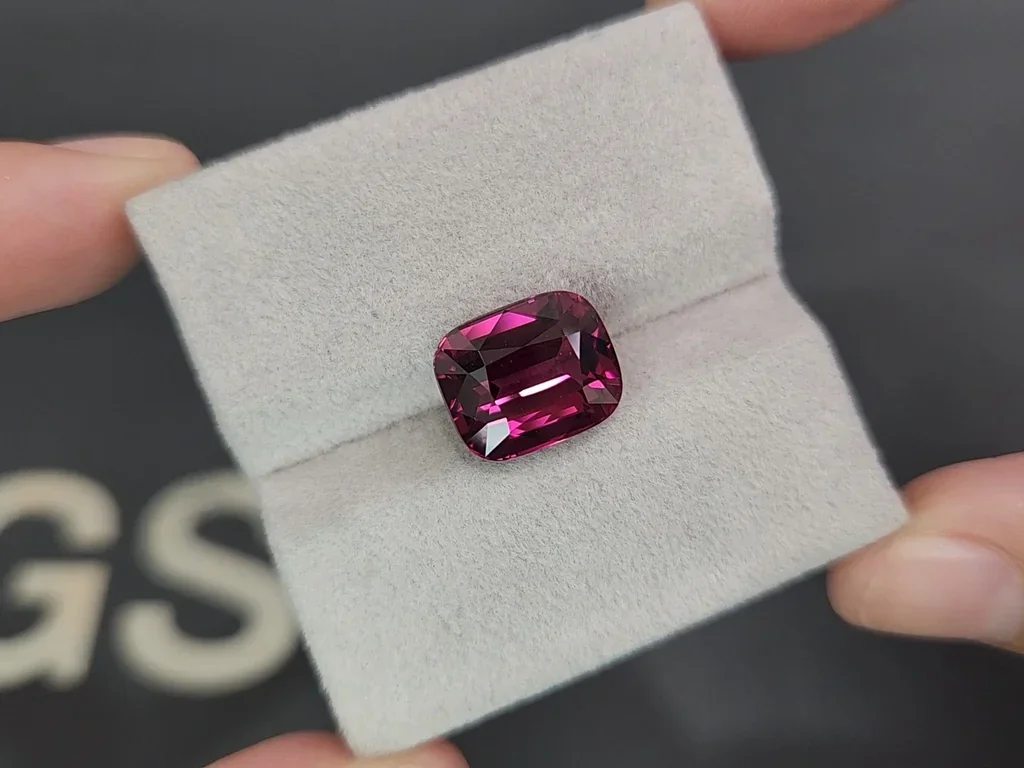 Grenat rhodolite taille coussin 8,00 carats, Tanzanie Image №4