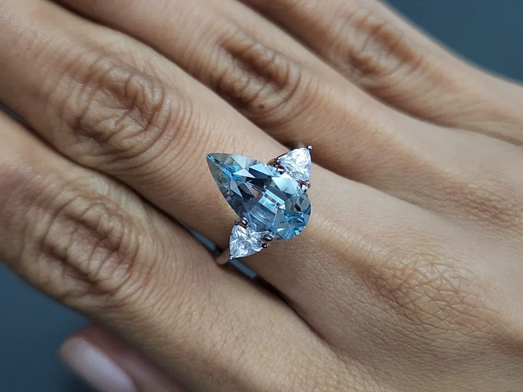 Aguamarina Santa María talla pera de 3,35 quilates, Madagascar Image №5