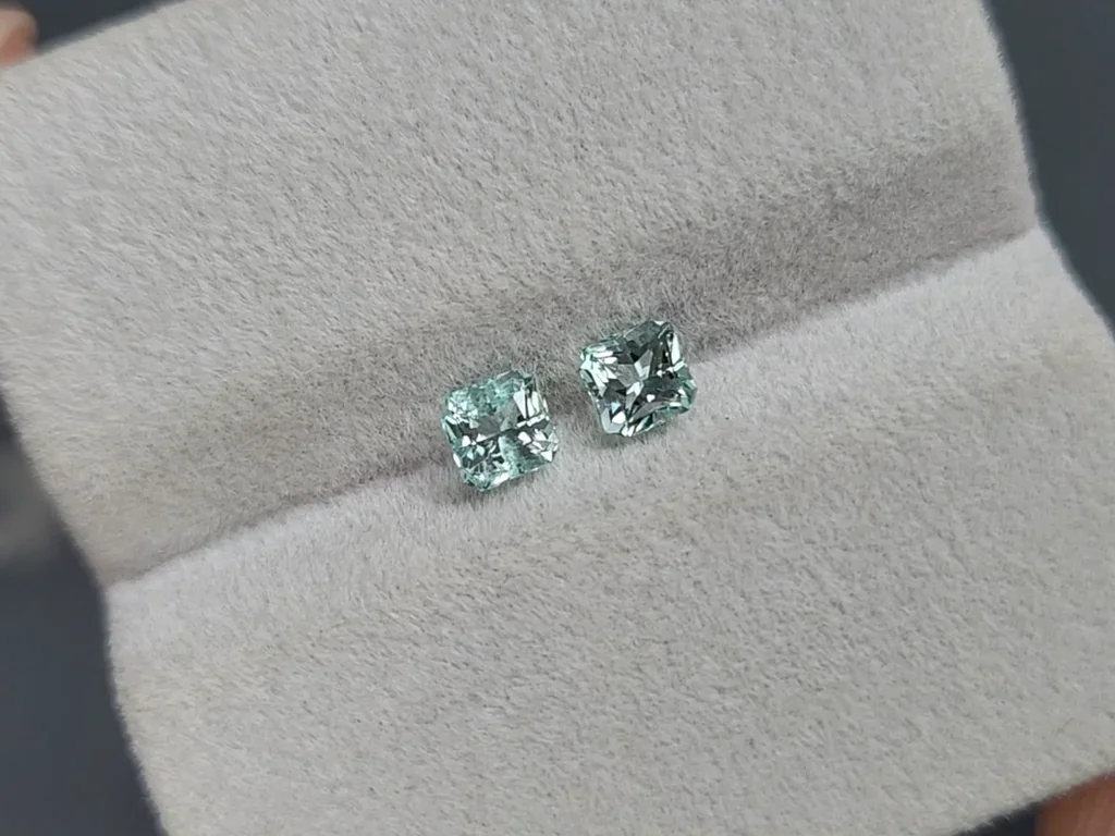 Par de esmeraldas de talla radiante de 0,74 ct, Afganistán Image №4