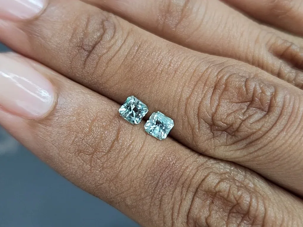 Par de esmeraldas de talla radiante de 0,74 ct, Afganistán Image №2