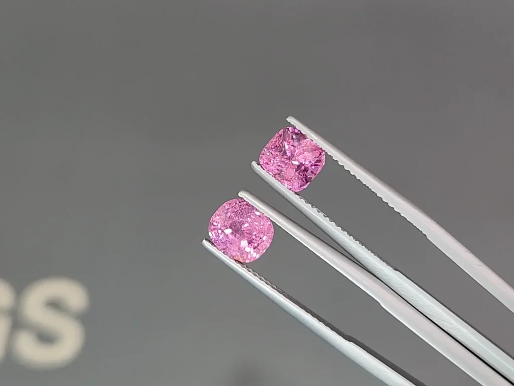 Un par de espinelas rosas de talla cojín 3,81 quilates, Vietnam Image №3