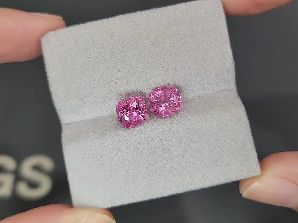 Un par de espinelas rosas de talla cojín 3,81 quilates, Vietnam Image №4