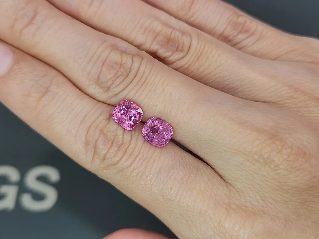 Un par de espinelas rosas de talla cojín 3,81 quilates, Vietnam Image №2
