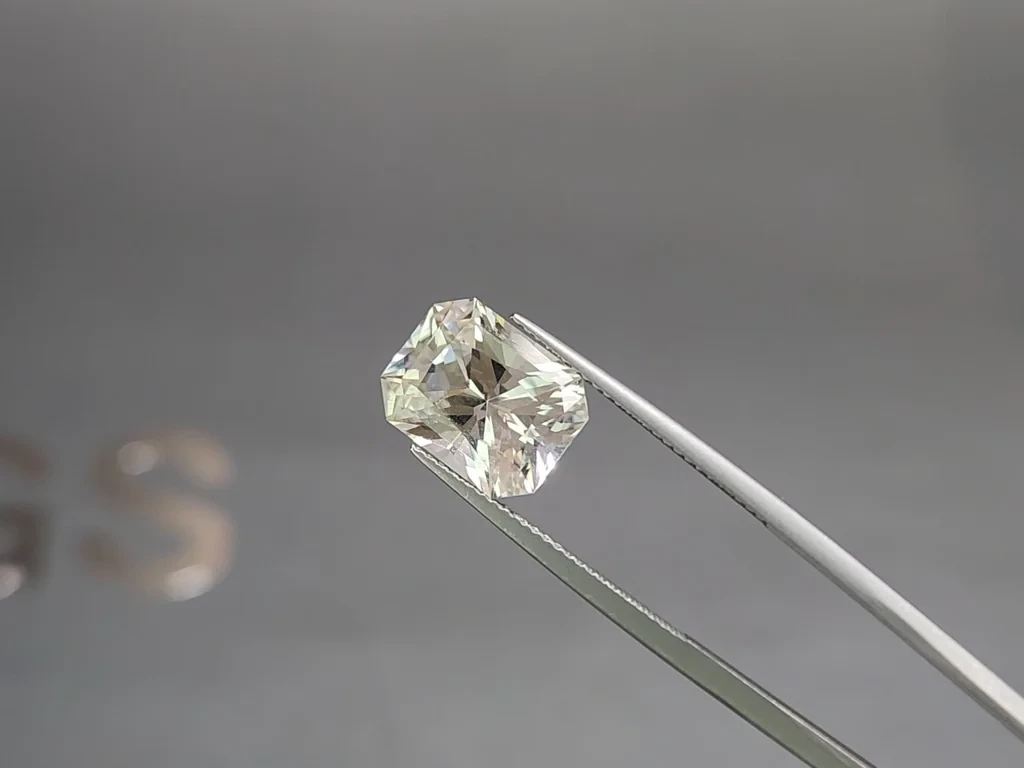 Kunzite light green radiant cut 5.83 carats, Pakistan Image №3