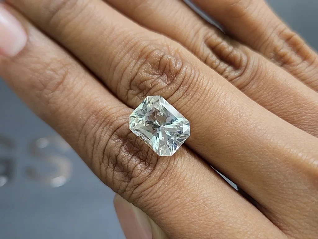 Kunzite light green radiant cut 5.83 carats, Pakistan Image №2