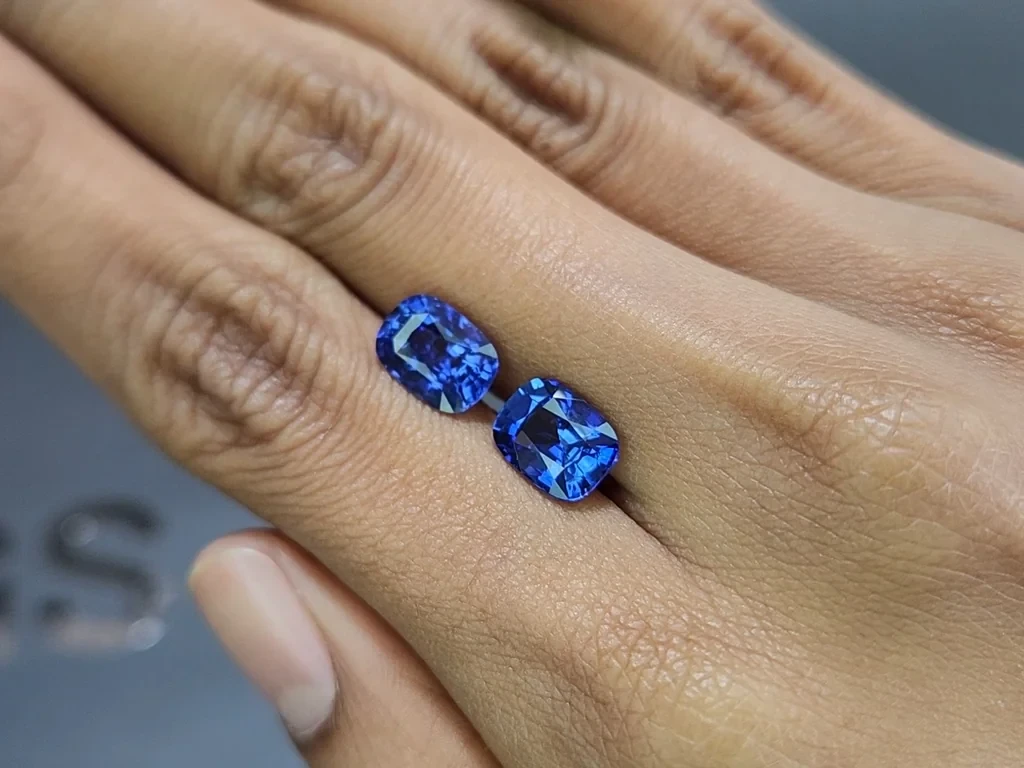  Paar blaue saphire im cushion schliff 6,06 karat, Sri Lanka Image №2