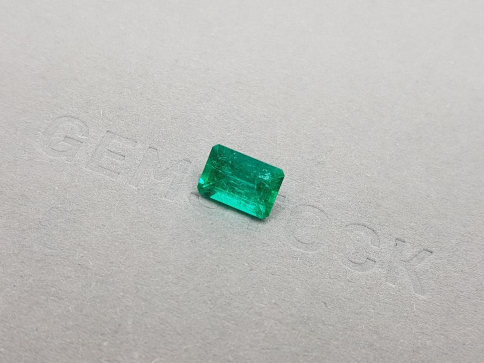 Colombian Vivid Green Emerald 2.02 ct Image №2