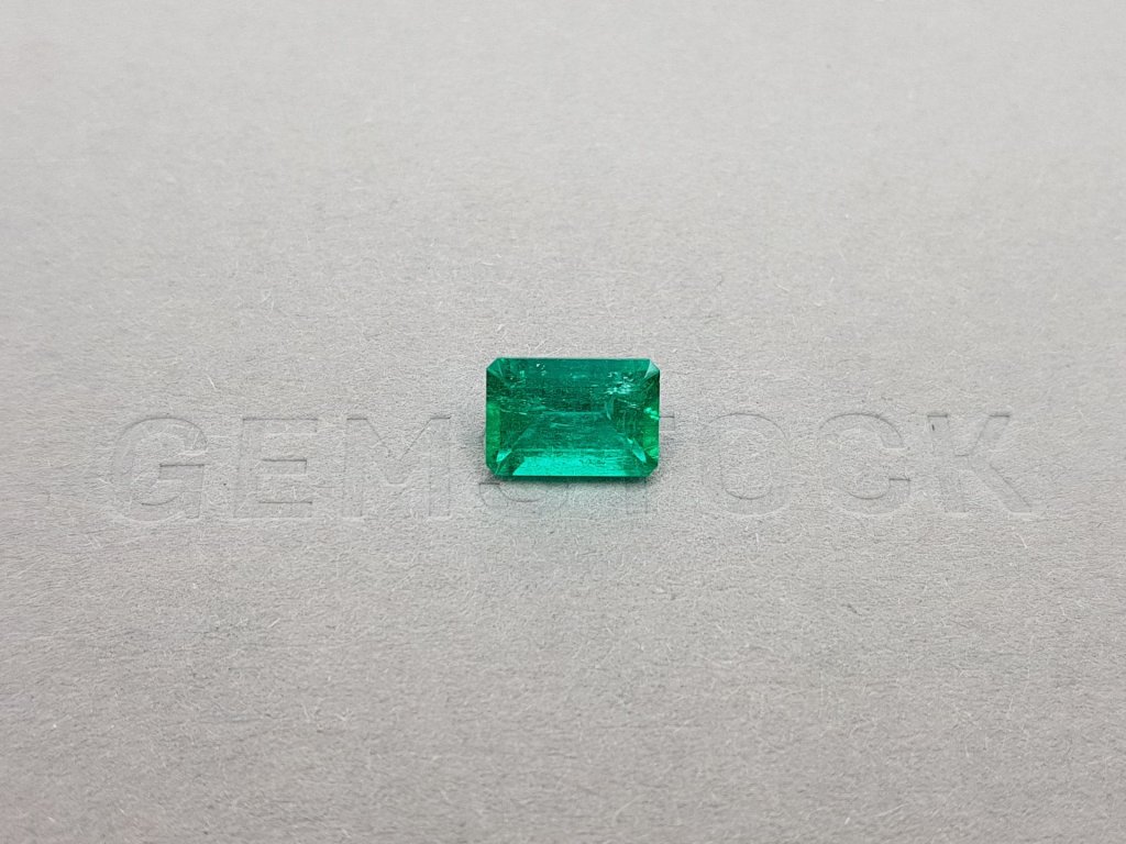 Colombian Vivid Green Emerald 2.02 ct Image №1
