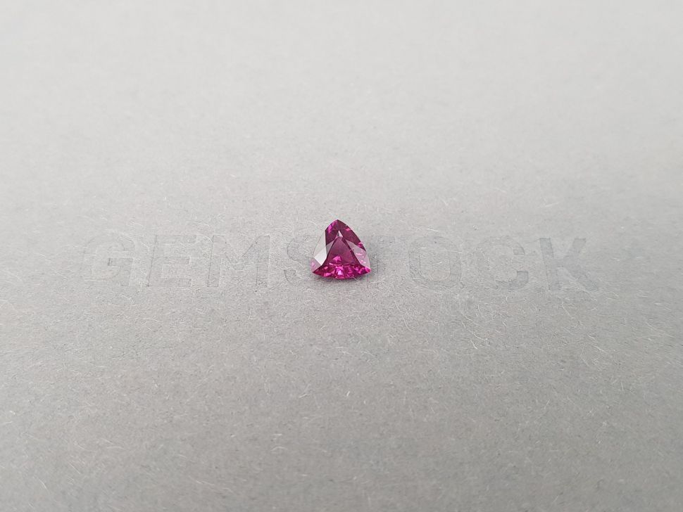 Unheated hot pink sapphire in trillion cut 0.71 ct, Madagascar Image №1