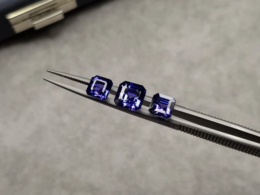 Ensemble tanzanite taille Asscher 6,71 carats Image №4