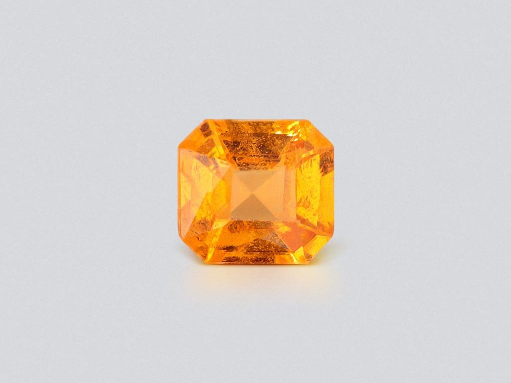 Granate espesartina color fanta talla octogonal 1,77 carats, África Image №1