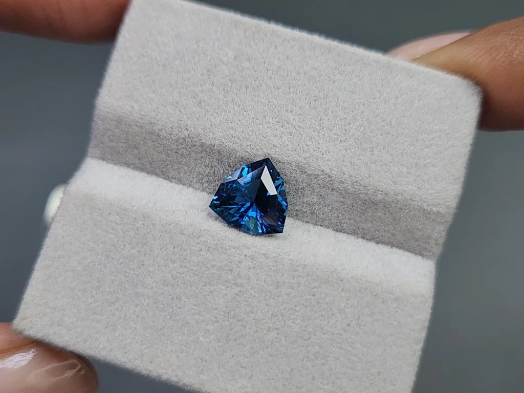 Tourmaline indicolite trillion cut 1.55 carats, Namibia Image №4
