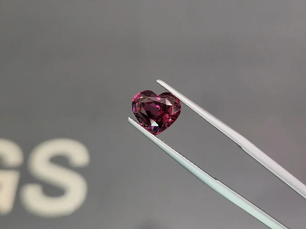 Garnet rhodolite heart shape 4.02 carats, Tanzania Image №3