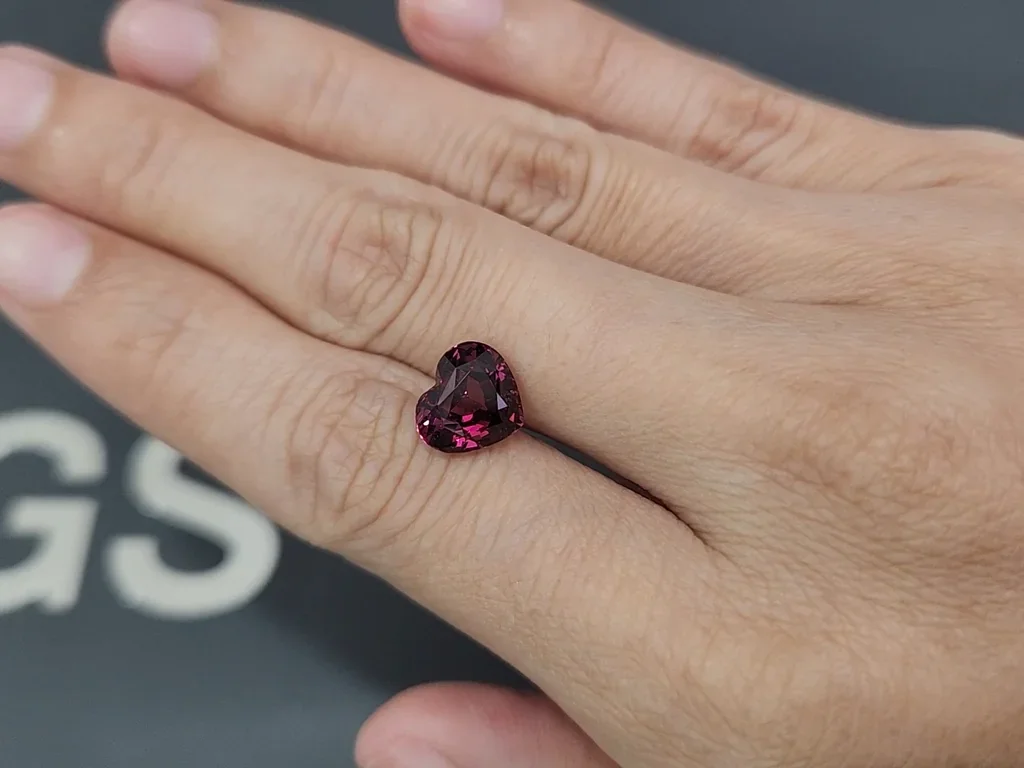 Garnet rhodolite heart shape 4.02 carats, Tanzania Image №2