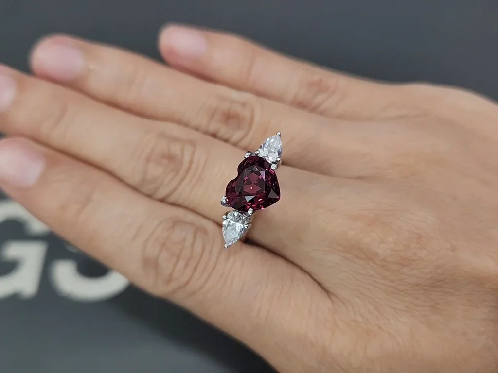 Garnet rhodolite heart shape 4.02 carats, Tanzania Image №5