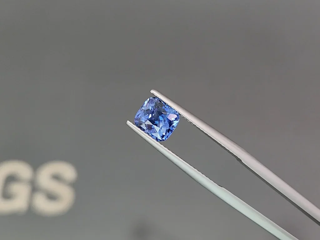 Saphir bleu taille coussin 2,03 carats, Sri Lanka Image №3