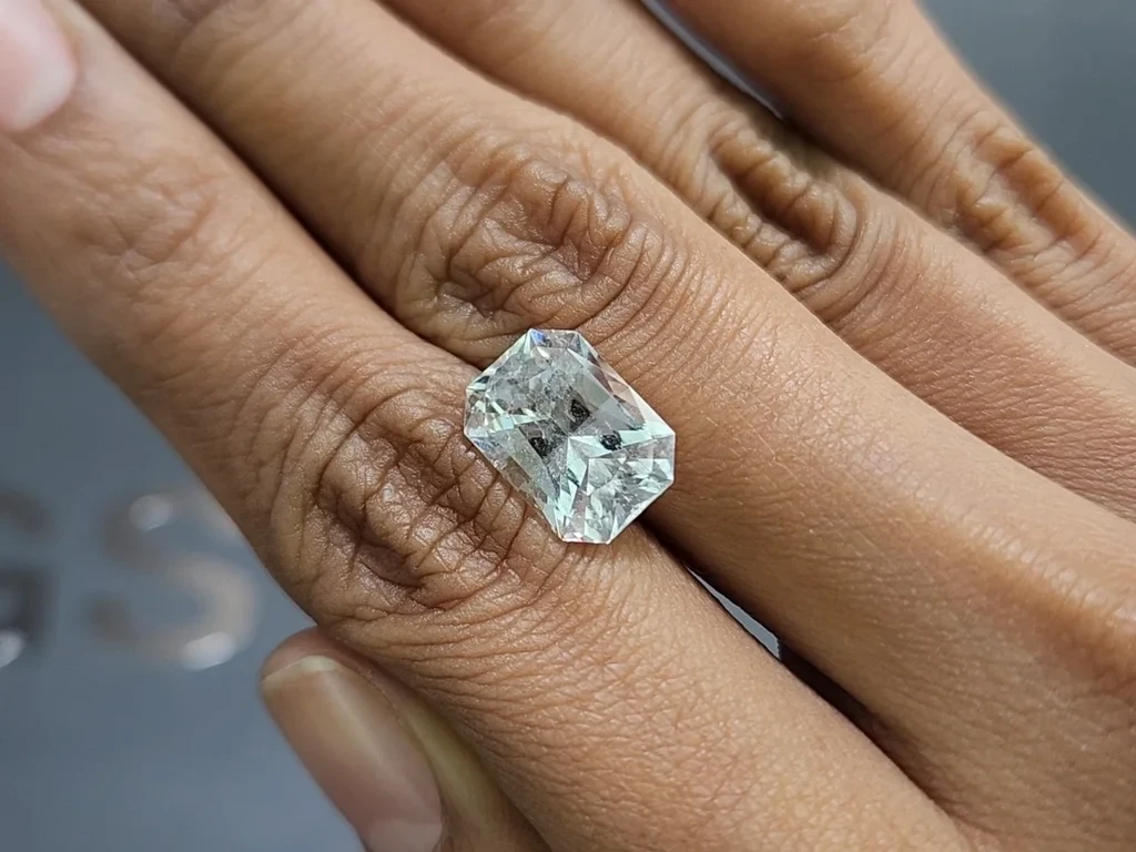 Kunzite light green radiant cut 5.62 carats, Pakistan Image №2