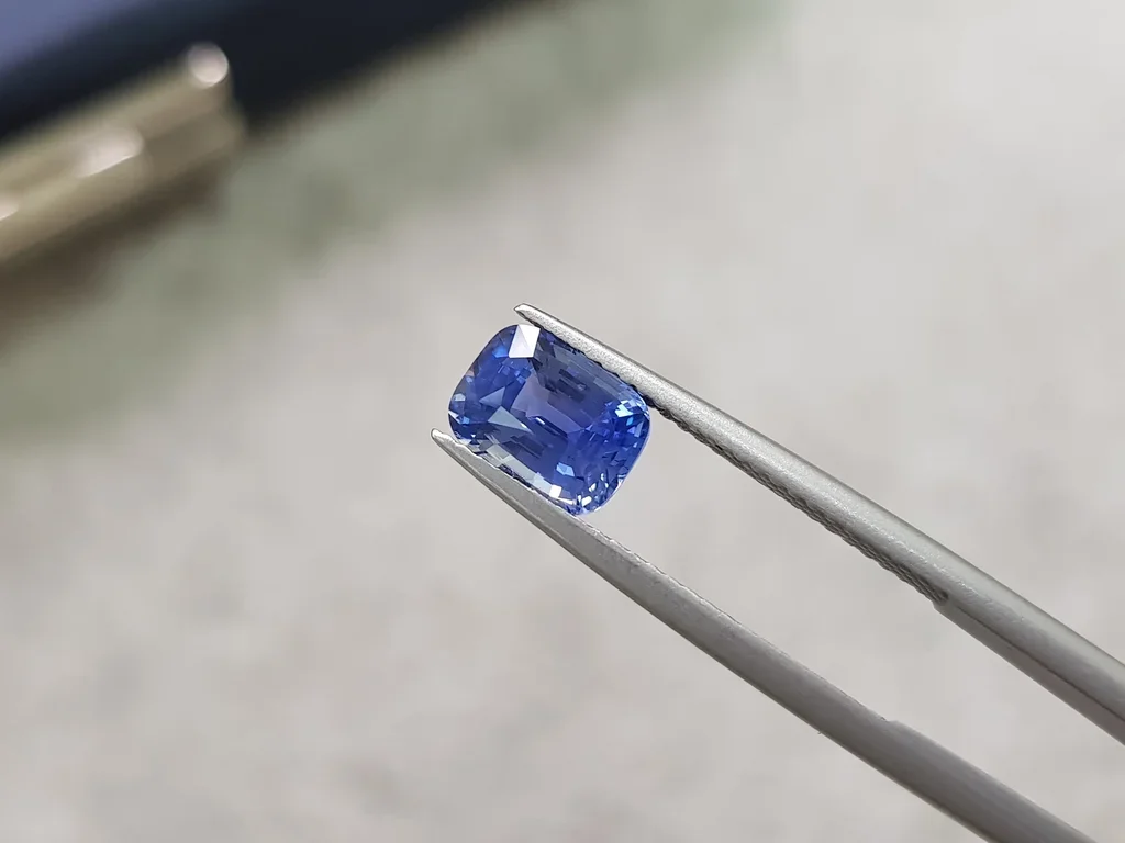 Unheated blue sapphire from Sri Lanka cushion cut, 2.10 ct Image №3