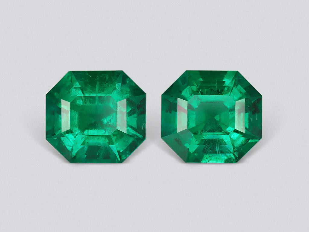 Pair of unique Muzo Green GRS-type "Mariposa" Colombian emeralds in octagon cut 5.04 ct Image №1