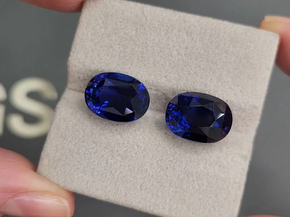 Pair of Royal Blue sapphires in oval cut 20.02 carats, Sri Lanka  Image №4