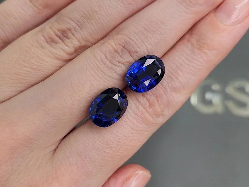 Pair of Royal Blue sapphires in oval cut 20.02 carats, Sri Lanka  Image №2