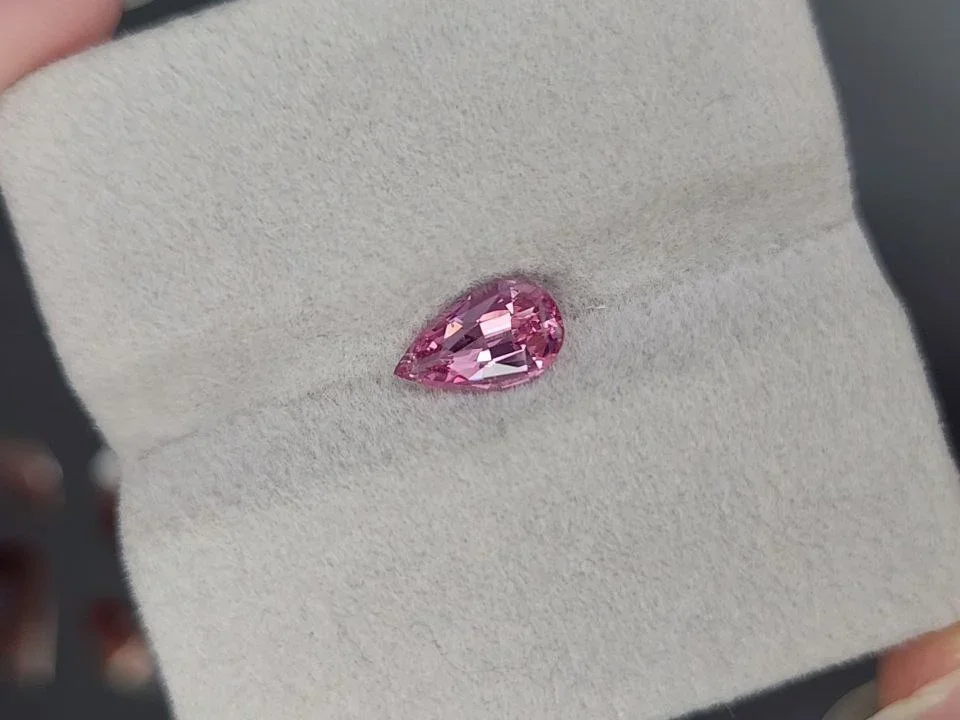 Spinelle rose Mahenge poire taillée 1,06 carats, Tanzanie Image №4