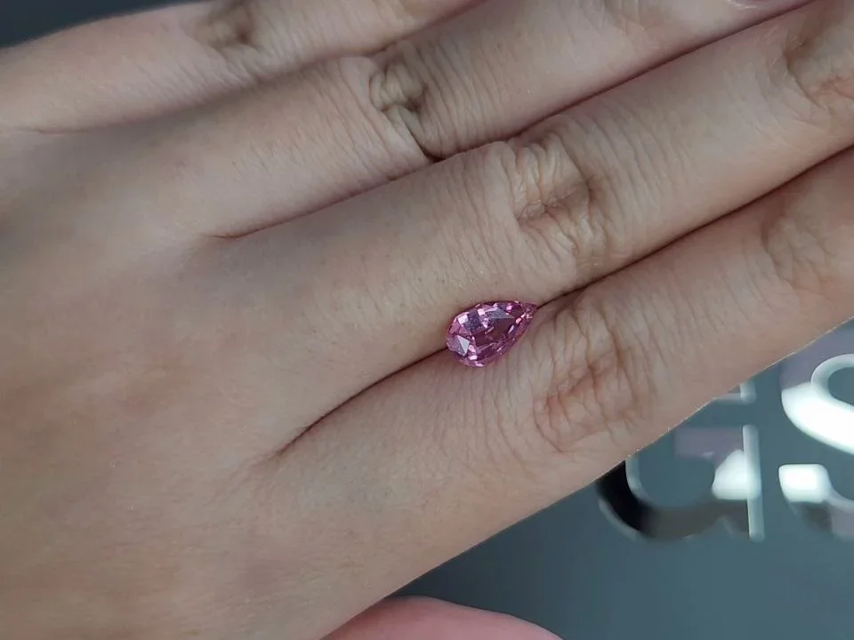 Spinelle rose Mahenge poire taillée 1,06 carats, Tanzanie Image №2