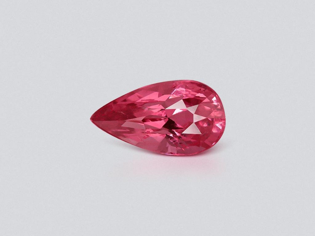 Espinela mahenge de color rosa intenso talla pera de 1,05 carats, Tanzania  Image №1