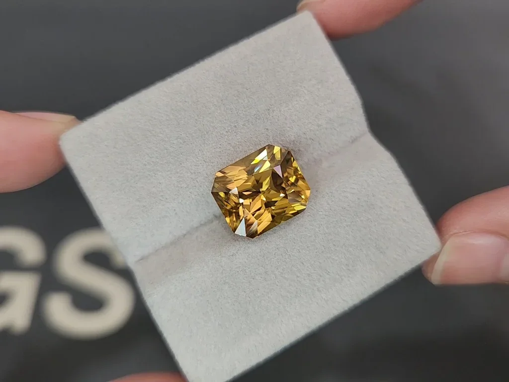 Zircon jaune taille radiant 11,67 carats, Sri Lanka Image №5