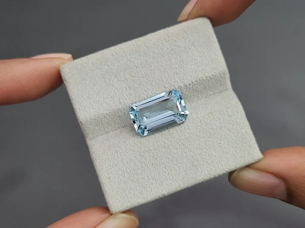 Aquamarine octagon cut  5.29 carats, Madagascar Image №4