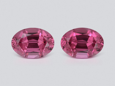 Paire de grenats rhodolites de taille ovale 2,19 carats, Madagascar photo