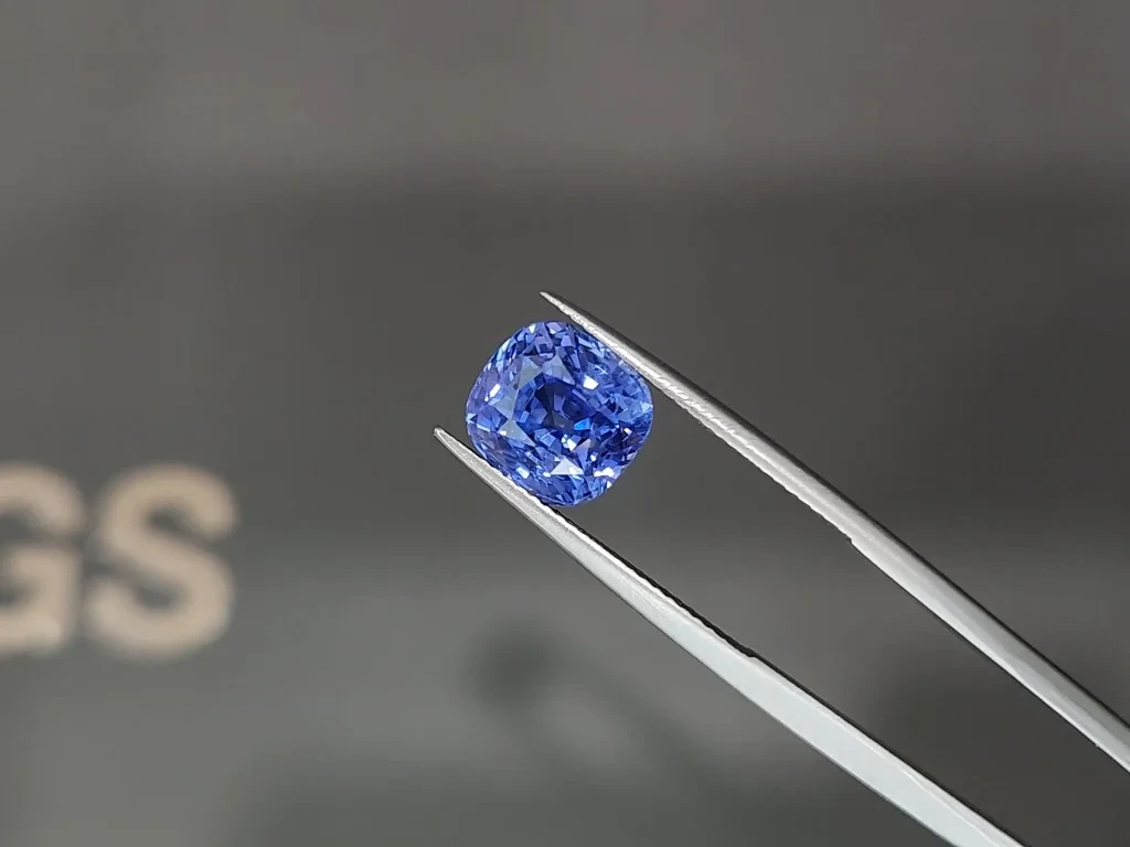 Lot #4. Unheated Cornflower Blue sapphire in cushion cut 6.18 carats, Sri Lanka Image №3