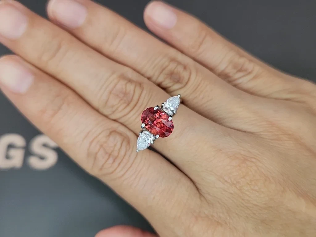 Saphir Padparadscha non chauffé, taille ovale 2,54 carats, Sri Lanka  Image №5