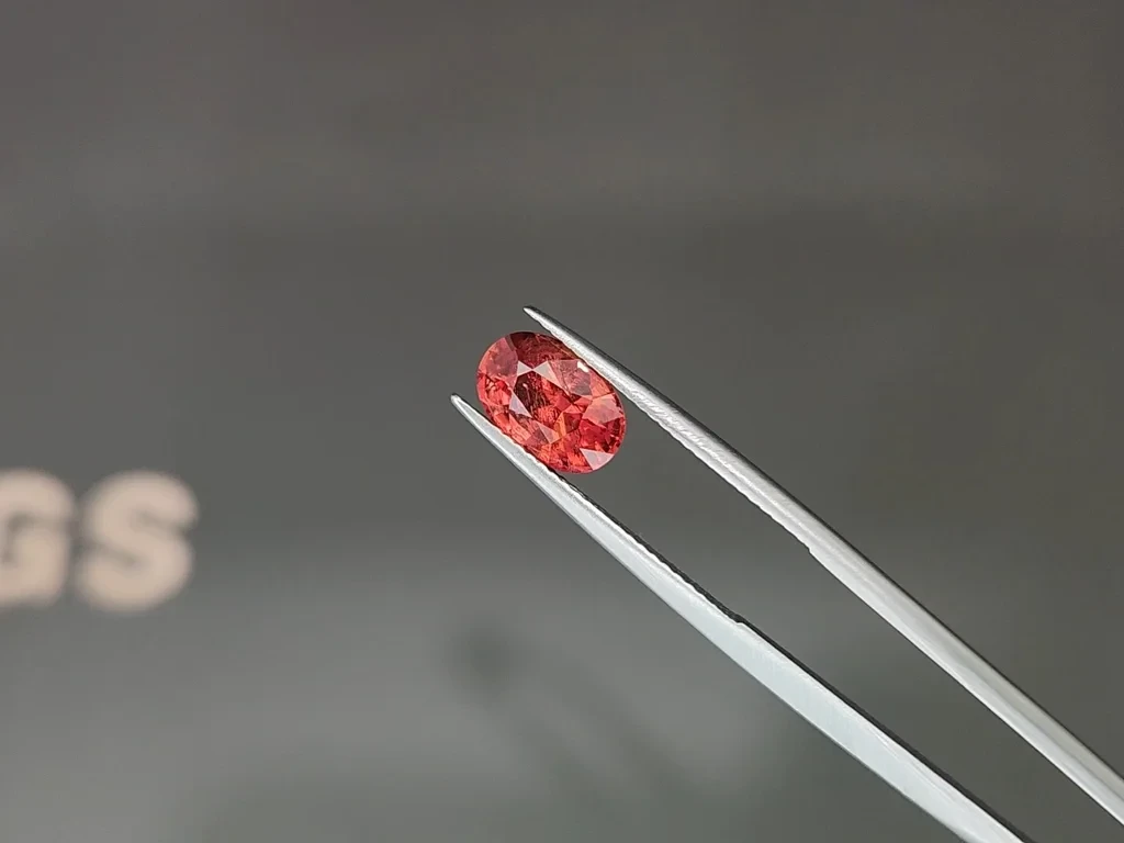 Saphir Padparadscha non chauffé, taille ovale 2,54 carats, Sri Lanka  Image №3