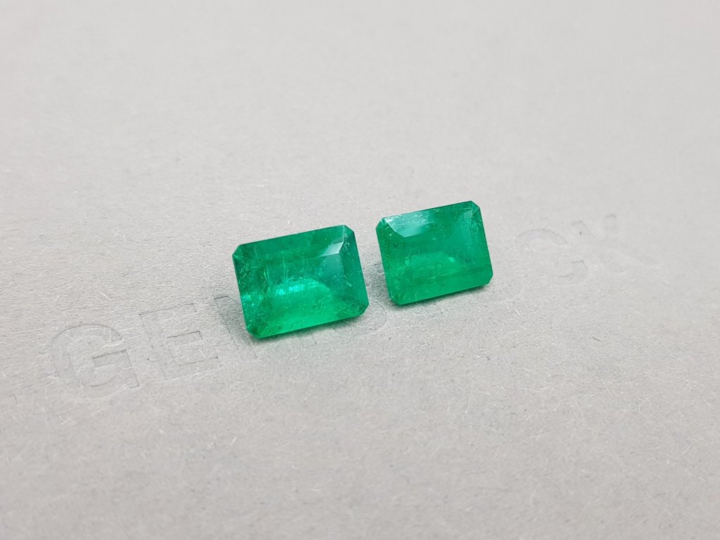 Pair of Vivid Green emeralds 3.94 ct, Colombia Image №2