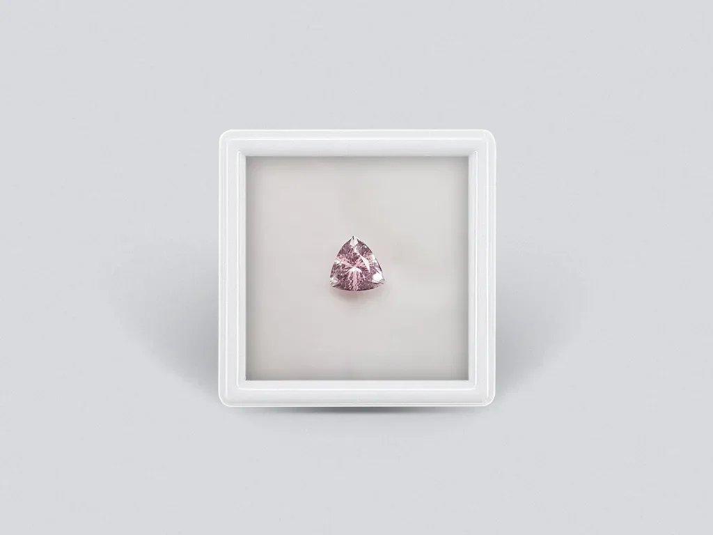 Trillion cut morganite 1.16 carats, Africa Image №1