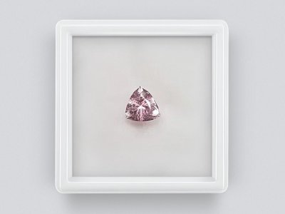 Morganite taillée en trillions 1,16 carats, Afrique photo