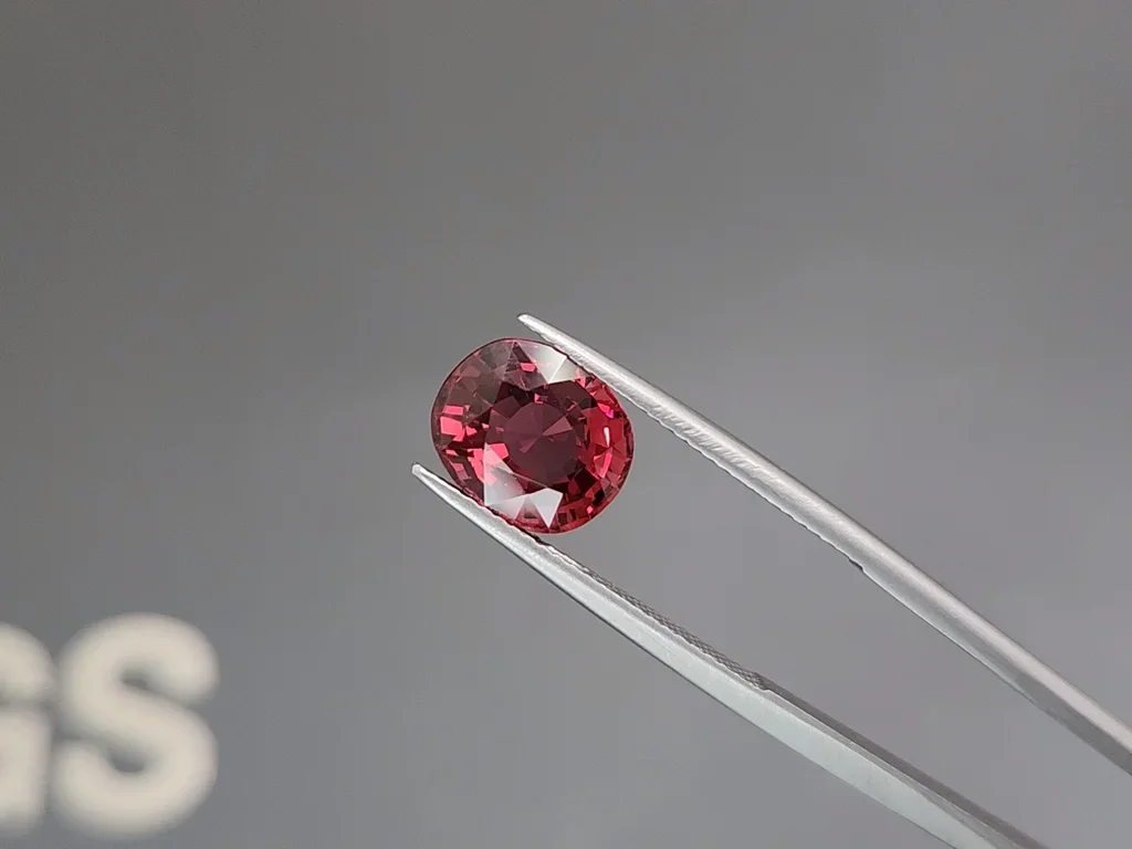 Unique pink-red spinel "Vibrant" type in oval cut 4.17 carats, Vietnam  Image №2