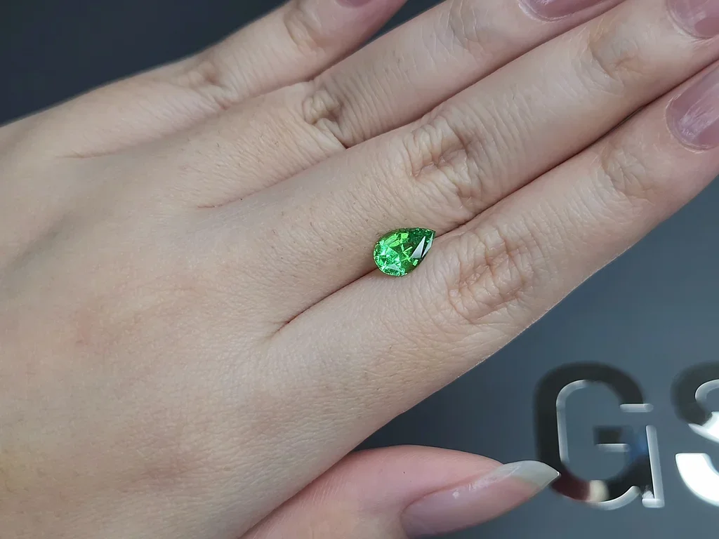 Granate tsavorita Neon Green corte pera 1,40 quilates, Tanzania  Image №2