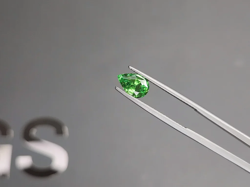 Granate tsavorita Neon Green corte pera 1,40 quilates, Tanzania  Image №3