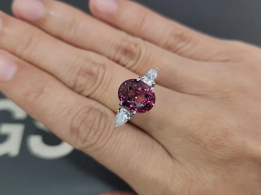 Granate rodolita de talla ovalada de 4,99 quilates, Tanzania Image №5