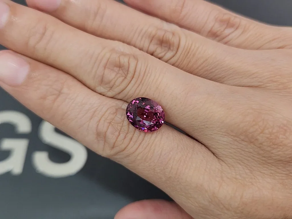 Granate rodolita de talla ovalada de 4,99 quilates, Tanzania Image №2