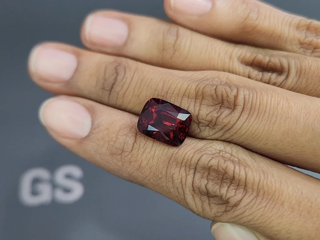 Spinel Intense red cushion cut 6.82 carats Vietnam Image №2