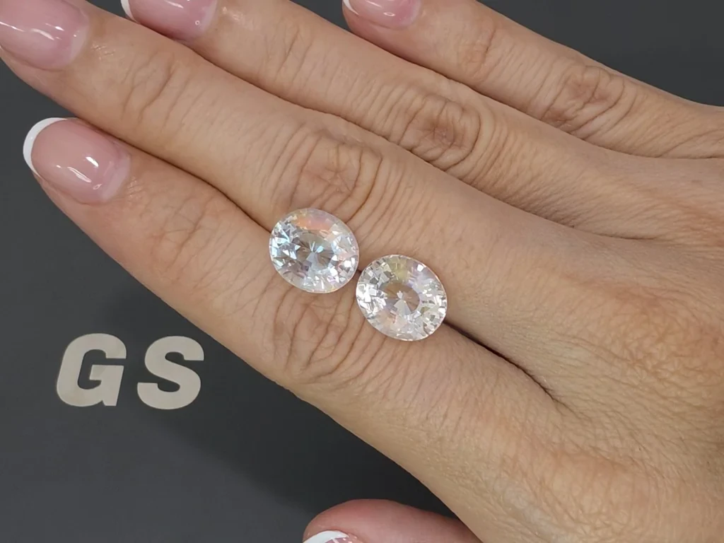 Paire de pierres de lune arc-en-ciel de taille ovale, 9,34 carats, Madagascar Image №2