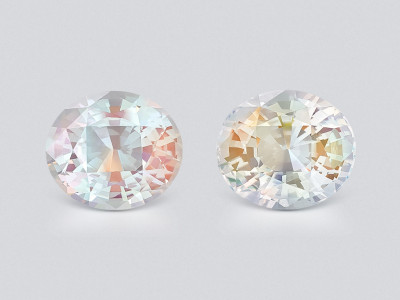 Paar regenboogmaanstenen in oval slijping, 9,34 karat, Madagaskar photo