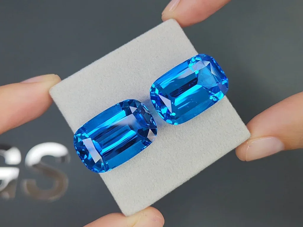 Pair of cushion cut Swiss Blue topaz 60.30 carats, Brazil  Image №4
