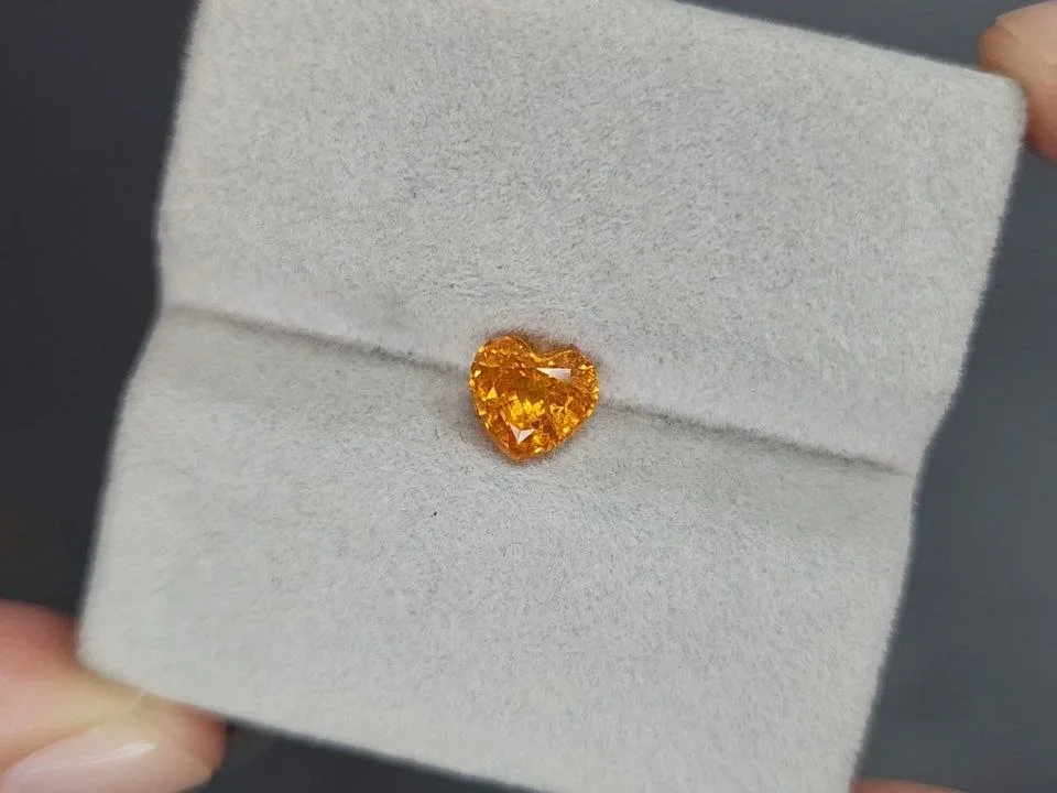 Grenat spessartine taille coeur 1,41 carats, Tanzanie Image №4